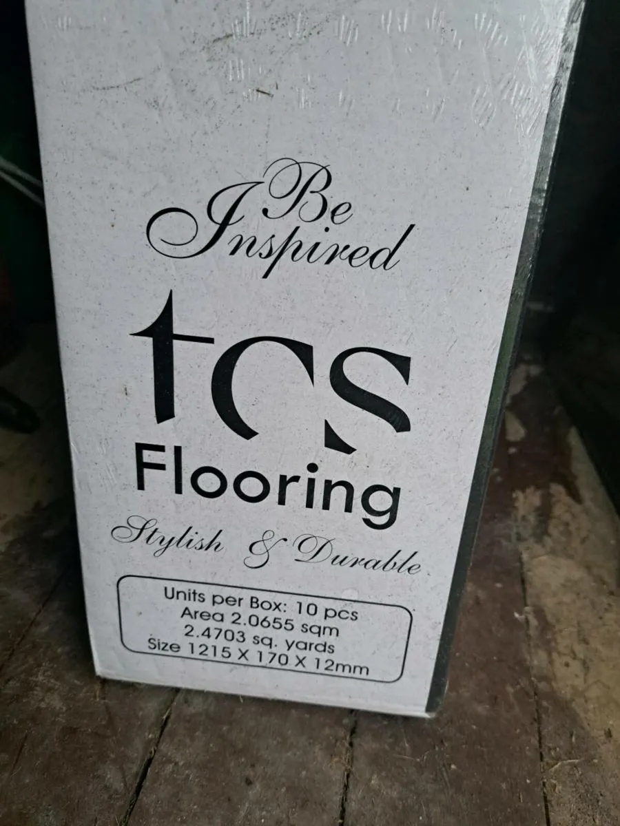 2x Boxes wooden floor - Image 2