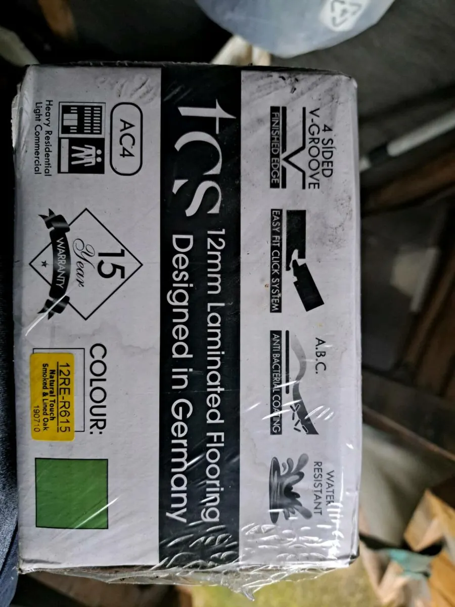 2x Boxes wooden floor - Image 3