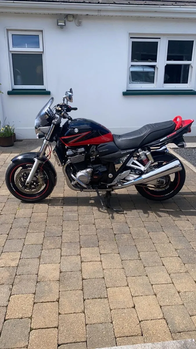 Suzuki GSX 1400 - Image 2