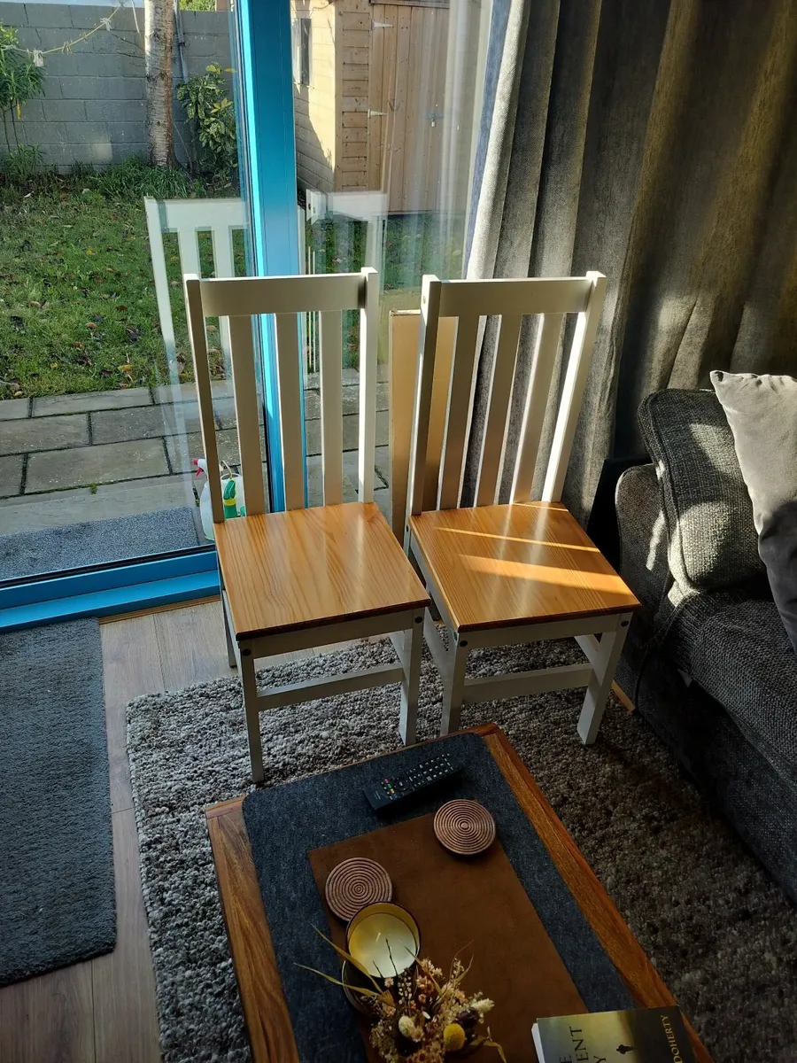 Dining chairs - Image 1