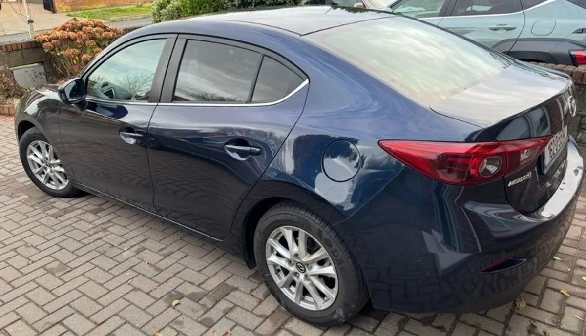 2016 Mazda Mazda3 - Image 4