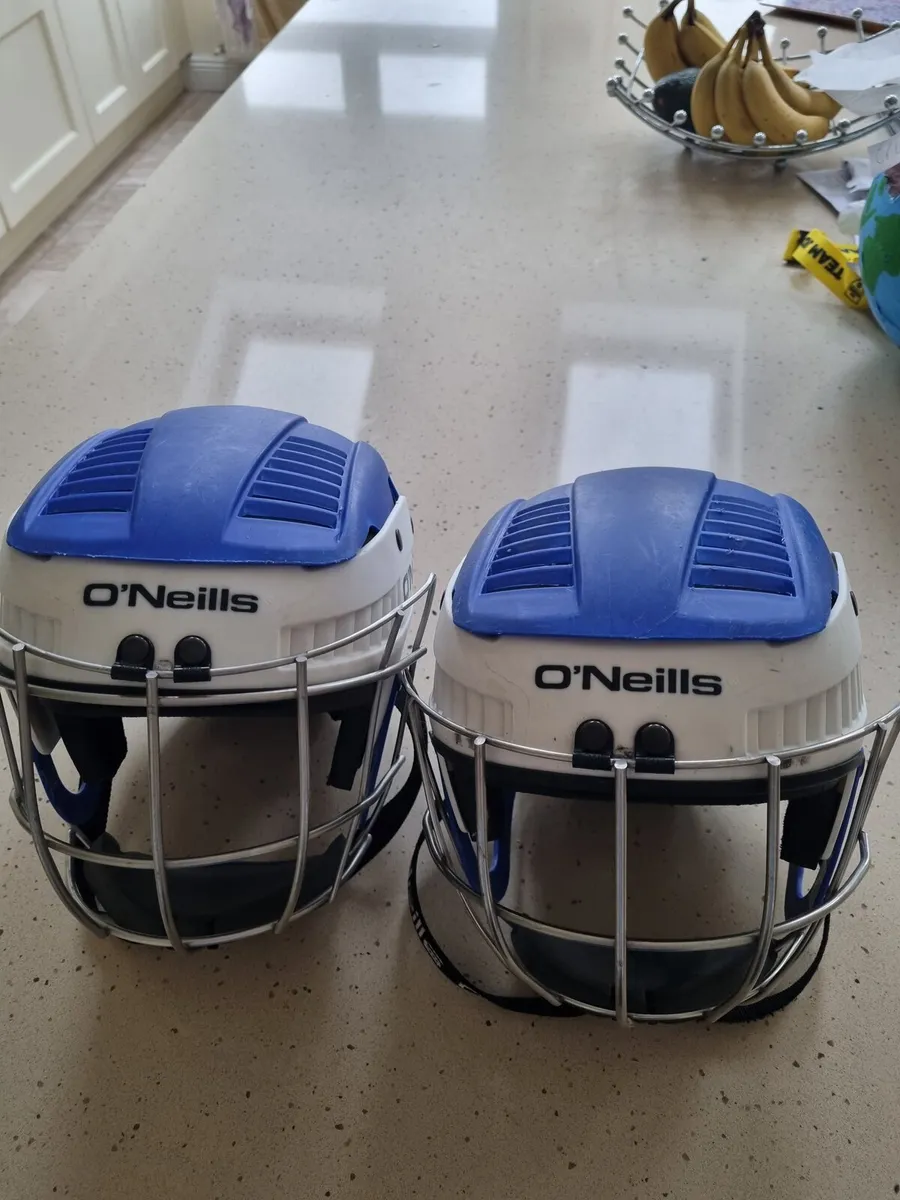 Kids hurling helmets - Image 1