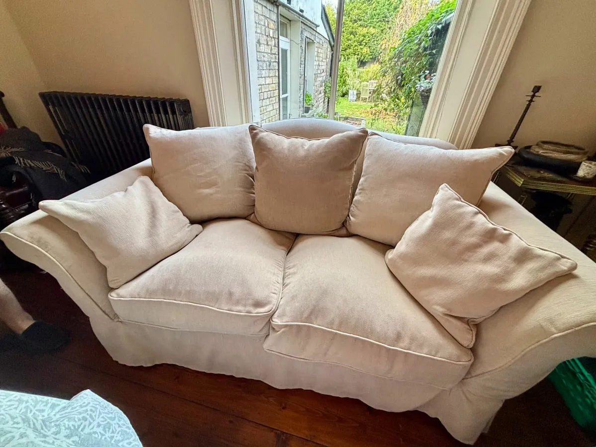 Three Piece Suite - Image 3