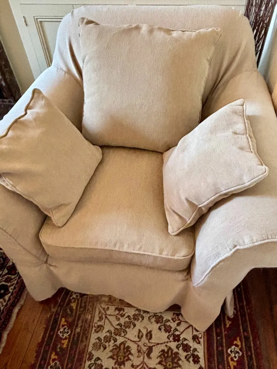 Three Piece Suite - Image 4