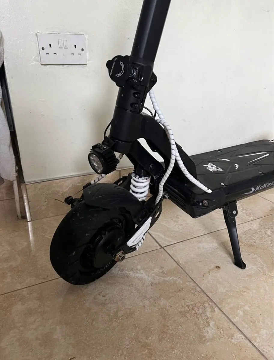 G2 master electric scooter - Image 2