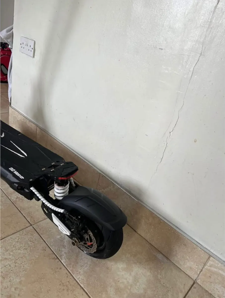 G2 master electric scooter - Image 4