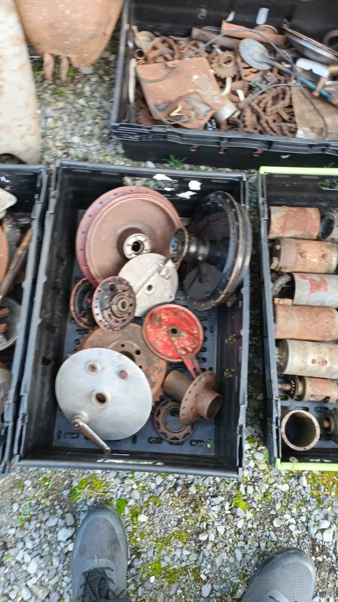Job lot of British motorcycle spares - Image 3