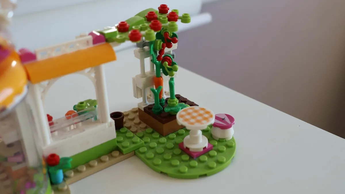 LEGO 41444 FRIENDS Heartlake City Organic Cafe and - Image 1