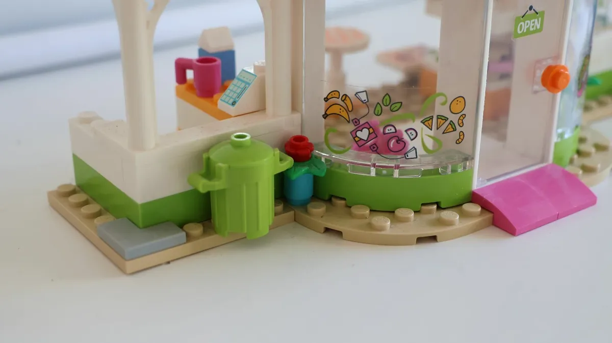 LEGO 41444 FRIENDS Heartlake City Organic Cafe and - Image 2