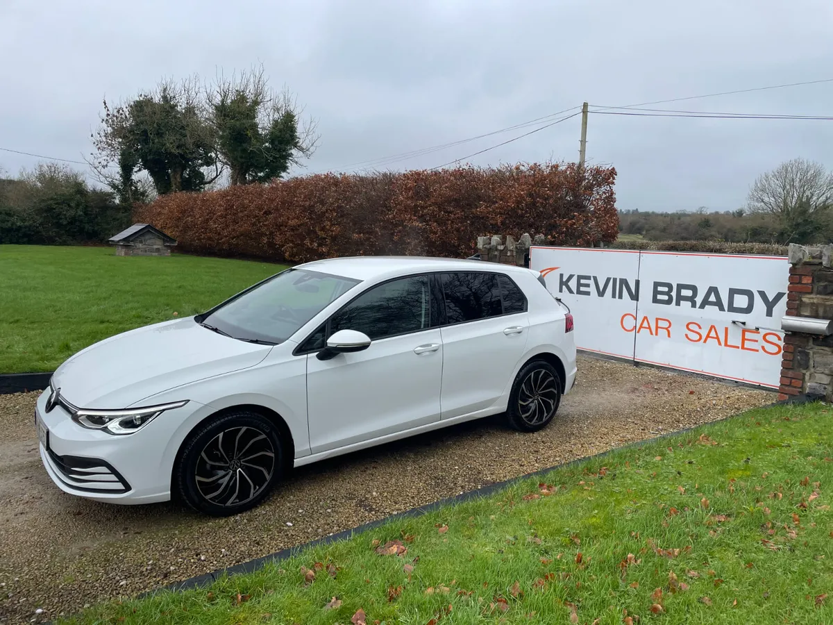 VOLKSWAGEN GOLF 2.0 TDI 150 BHP DSG AUTO LIFE 2024 - Image 3