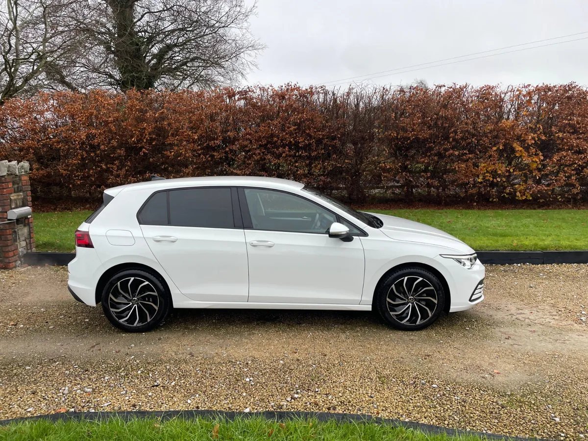 VOLKSWAGEN GOLF 2.0 TDI 150 BHP DSG AUTO LIFE 2024 - Image 4