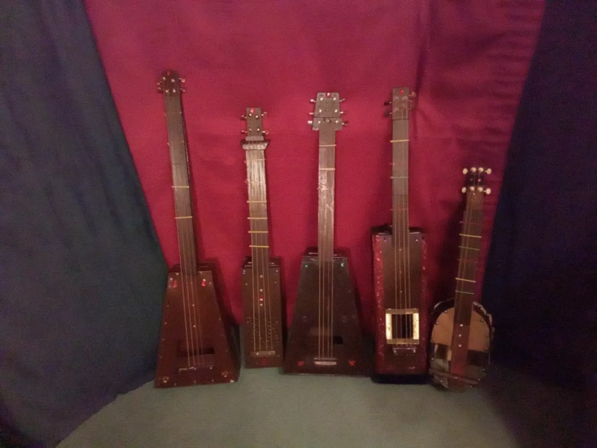 musical instruments - Image 1