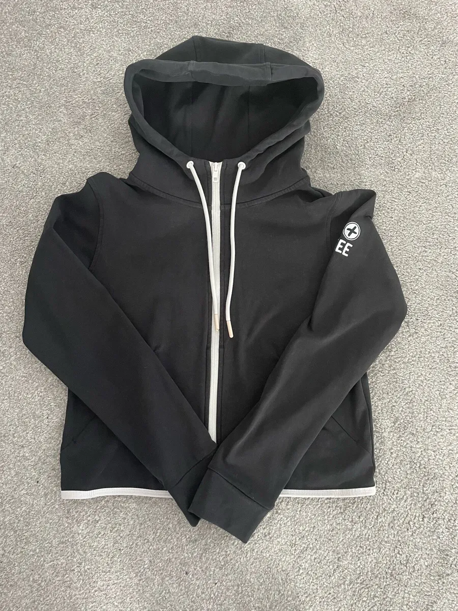 Gym + coffee crop hoodie black - Image 1