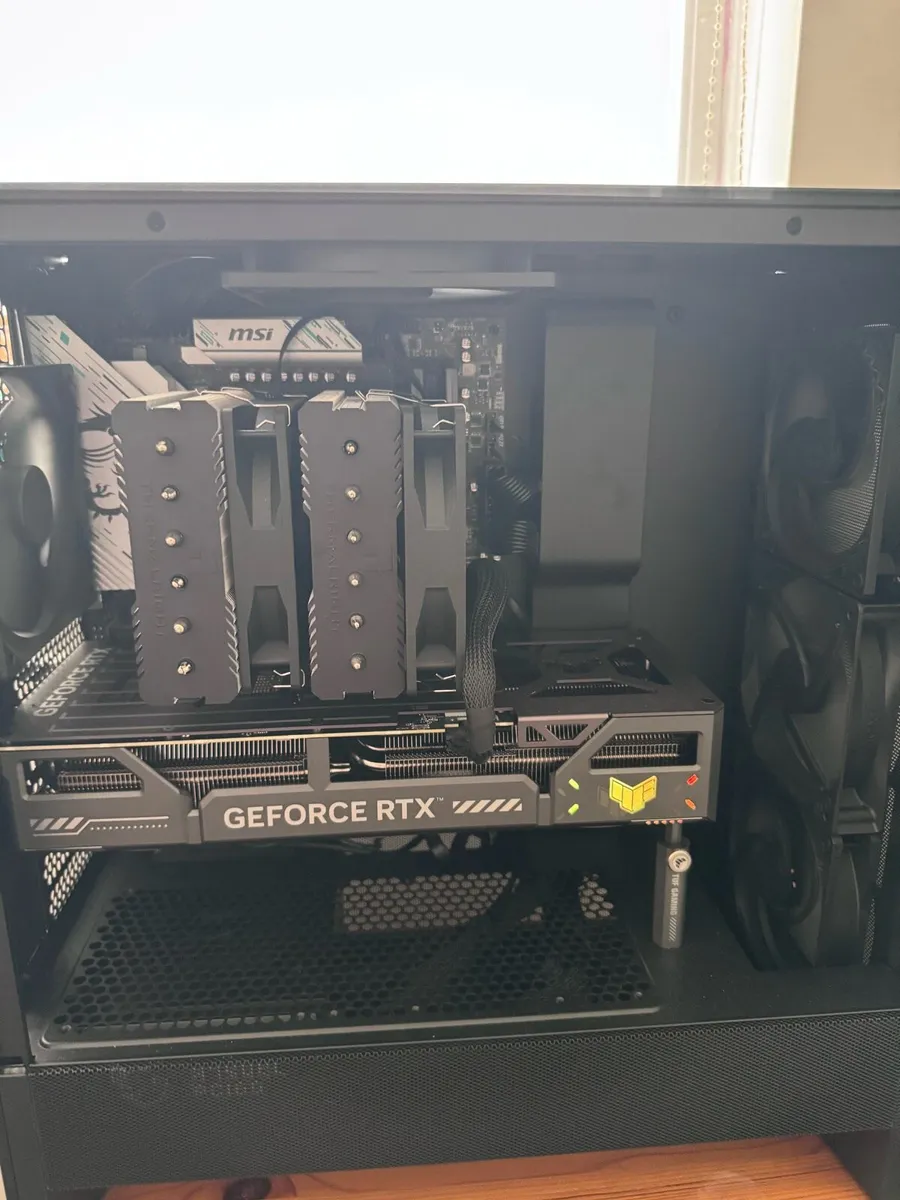 Ryzen 7 7800x3D + Asus RTX 5070 |280hz Monitor 27” - Image 2