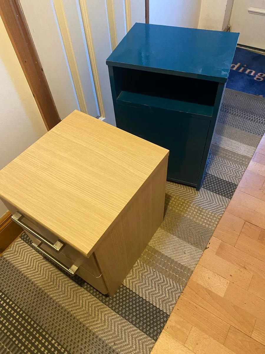 Bedside lockers x2 - Image 1