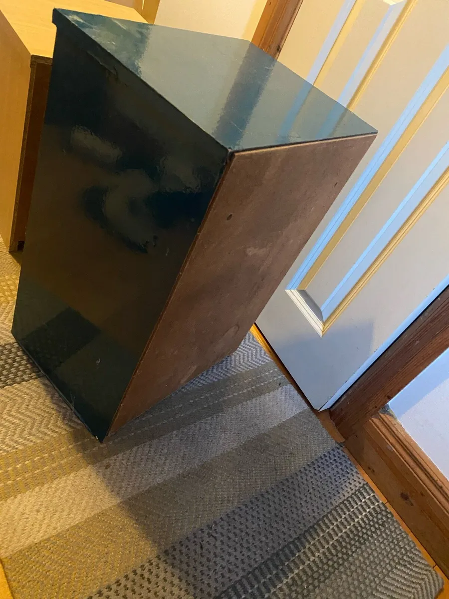 Bedside lockers x2 - Image 2