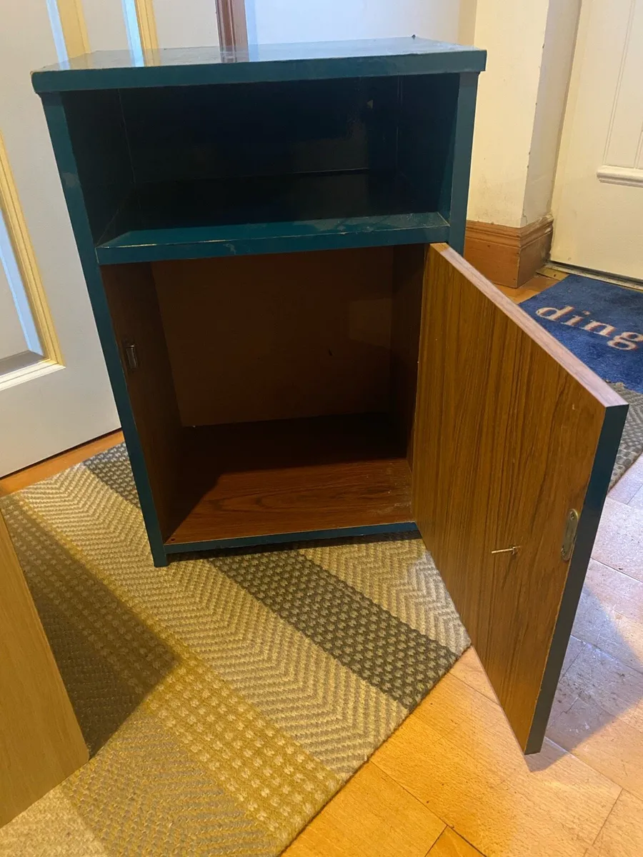 Bedside lockers x2 - Image 3