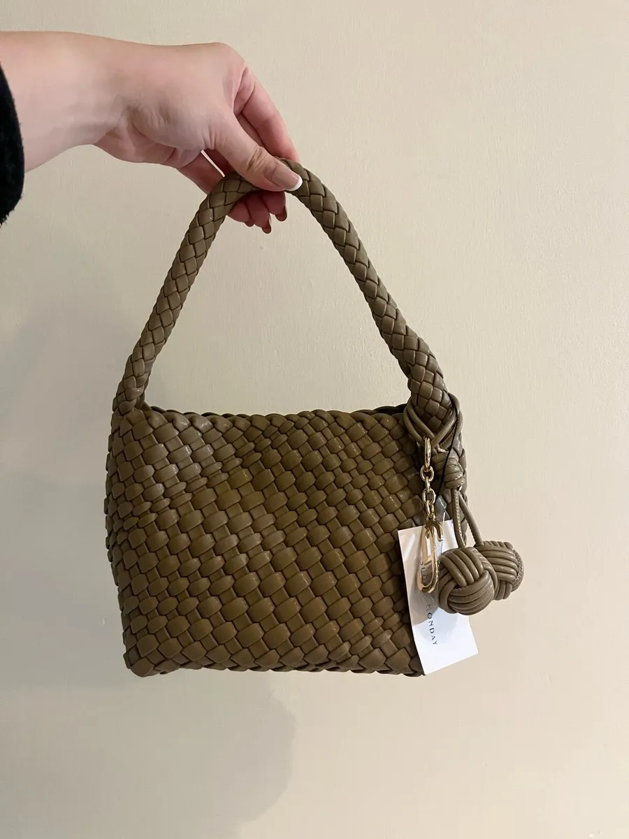 NEW premium woven handbag gifts - Image 2