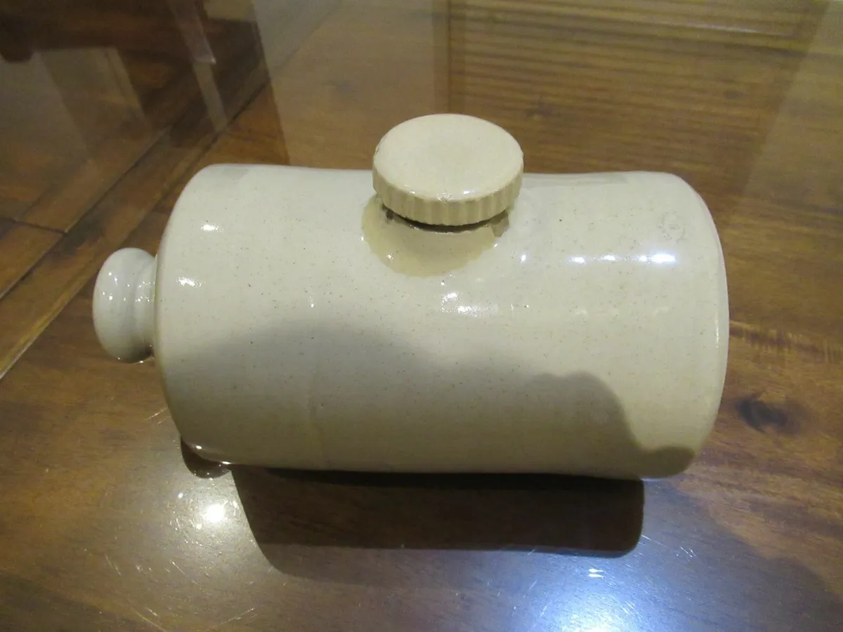 Antique vintage  SANTA Hot bottle flagon cottage - Image 2