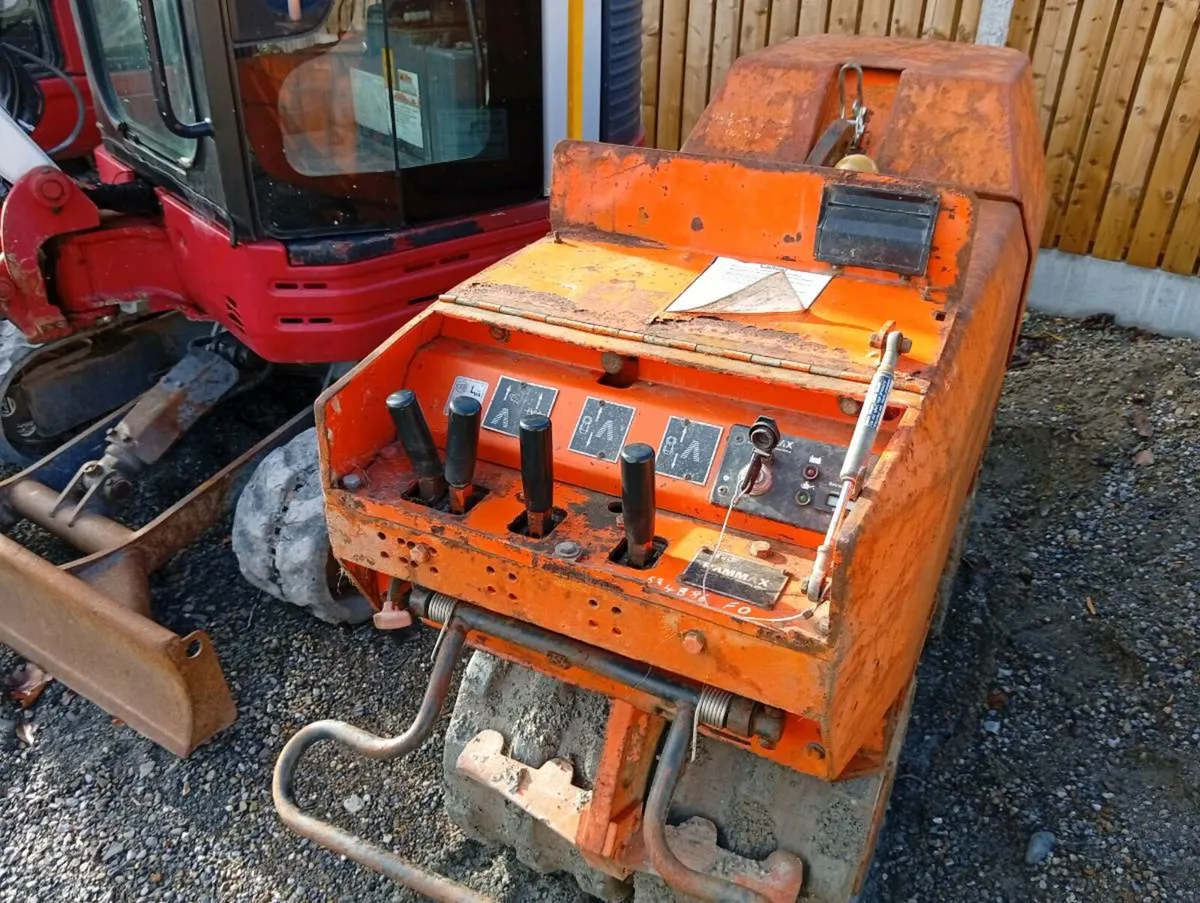 Vibrating trench roller - Image 3