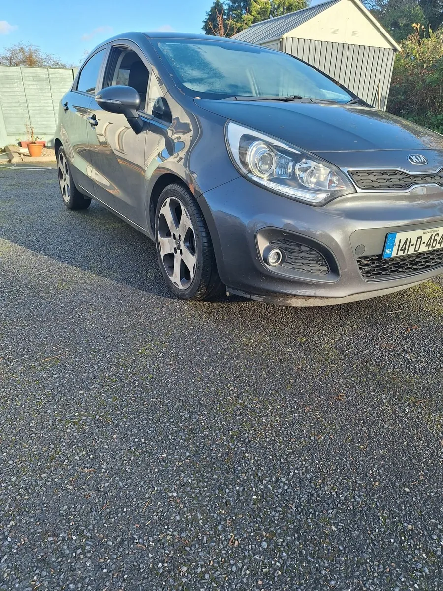 Kia Rio 2014 petrol 1.2cc light left side damage - Image 1