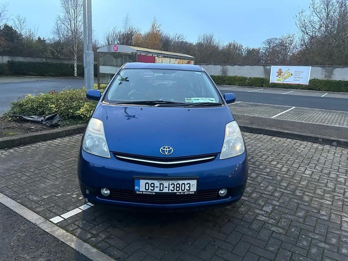 Toyota Prius low mileage - Image 2
