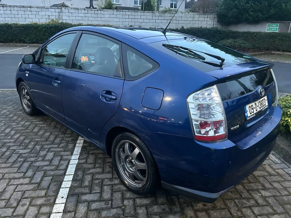 Toyota Prius low mileage - Image 4