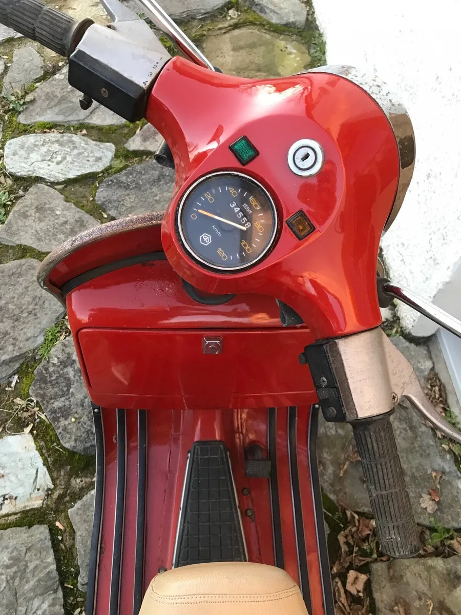 Piaggio Vespa P125X 1981 Vintage - Image 2