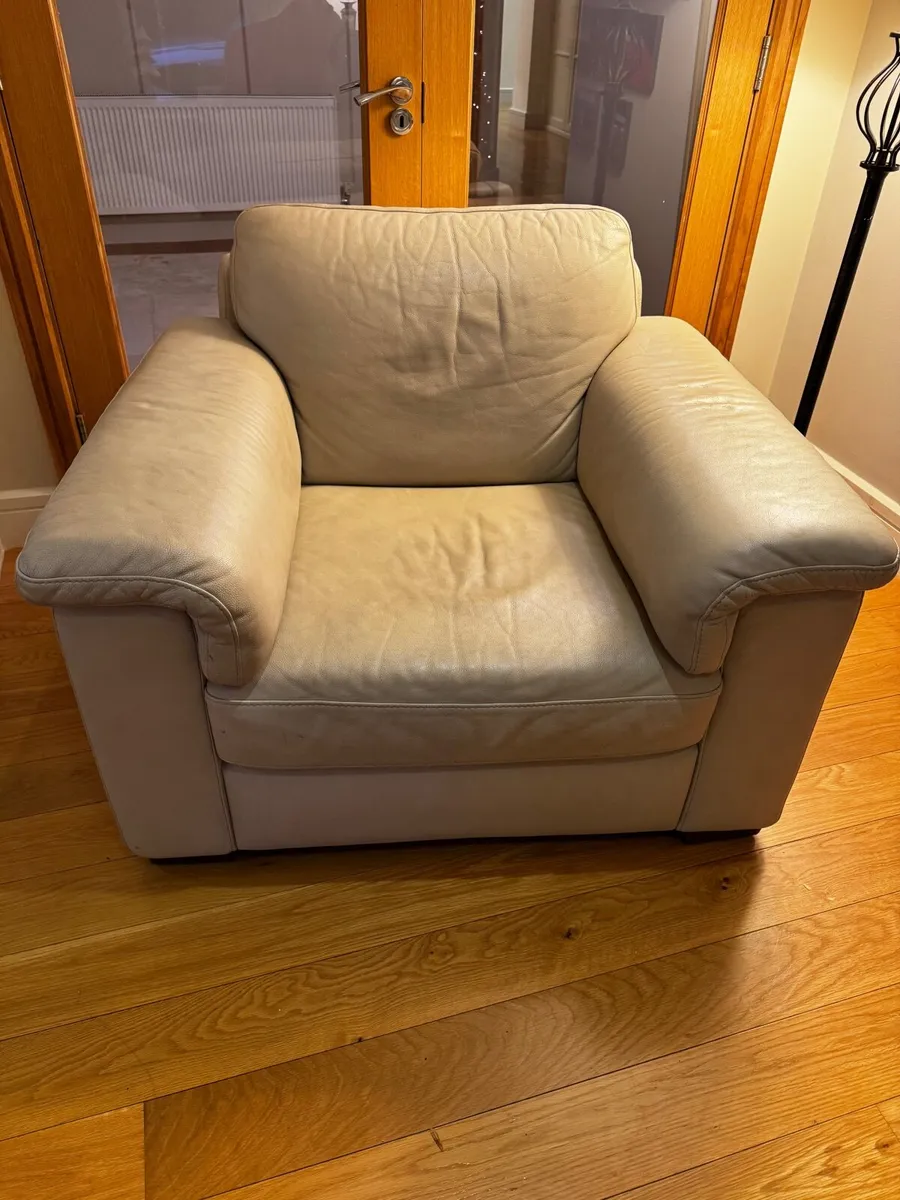 Natuzzi sofa, armchair and footstool - Image 3