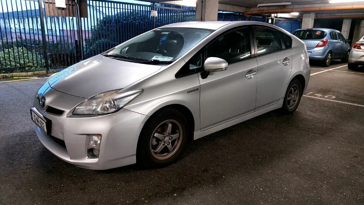 Toyota Prius 2010 - Image 2