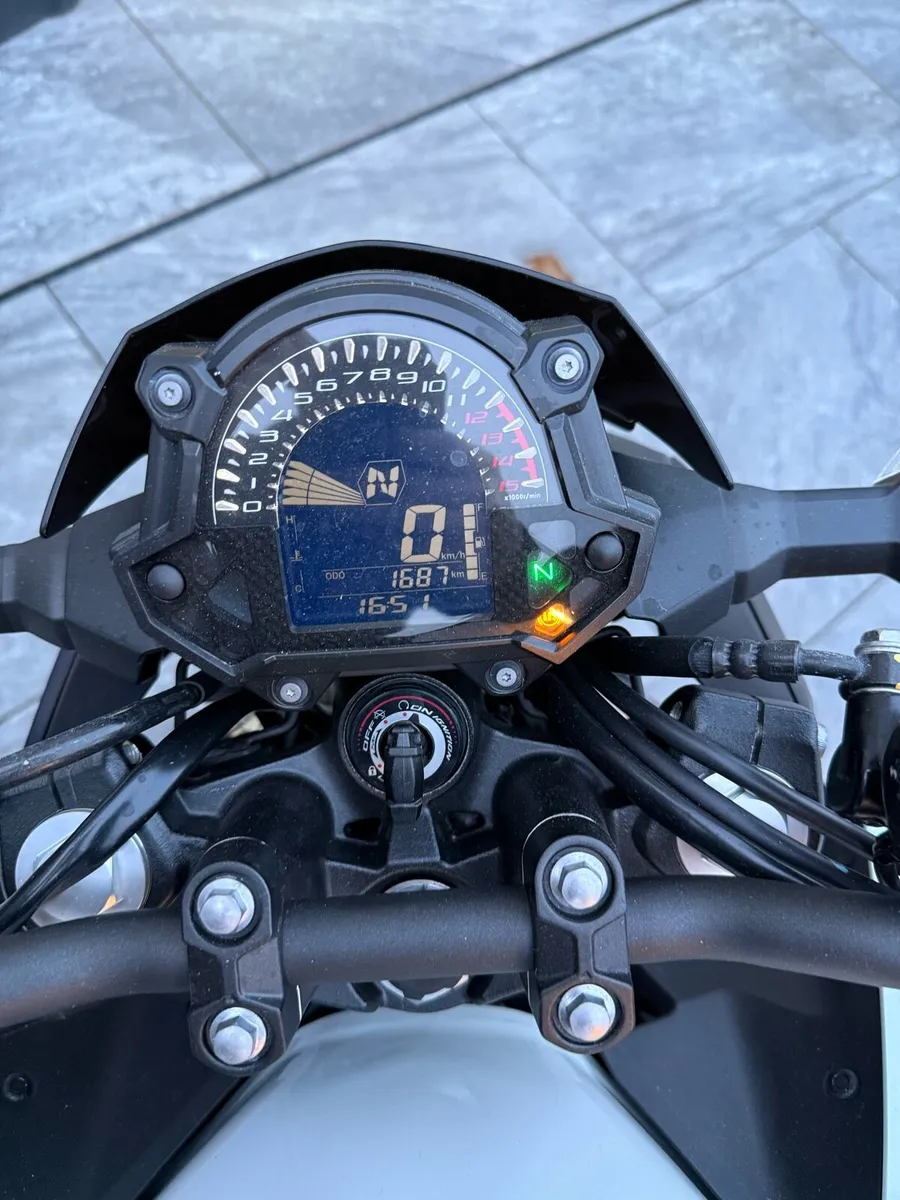 2022 Kawasaki Z400 - Image 3