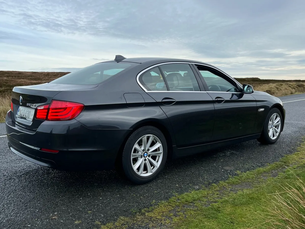 BMW 5-Series 2012 - Image 4