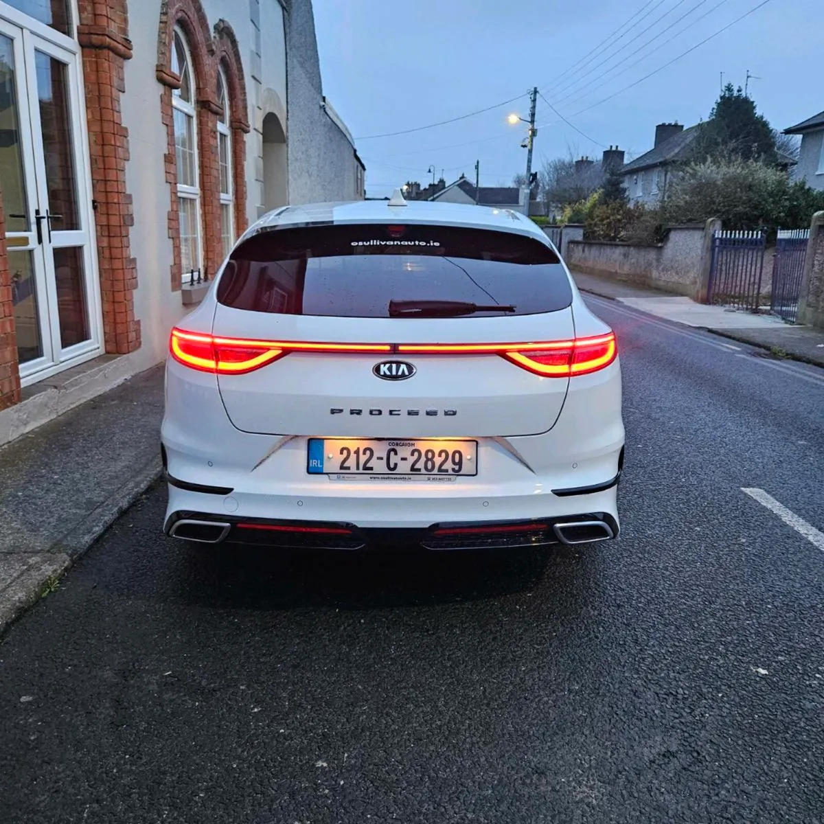 Kia Proceed Estate - Image 2