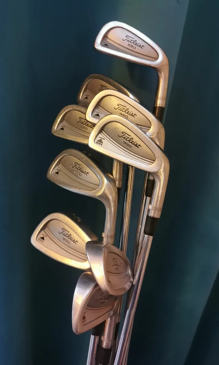 Titleist 990cb Irons X-Flex - Image 1