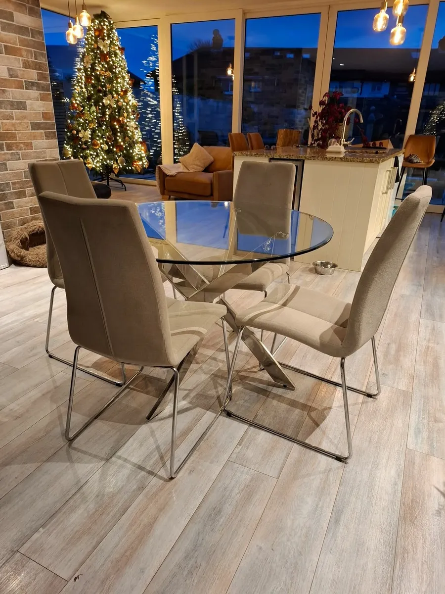 Table and Chairs - Image 1