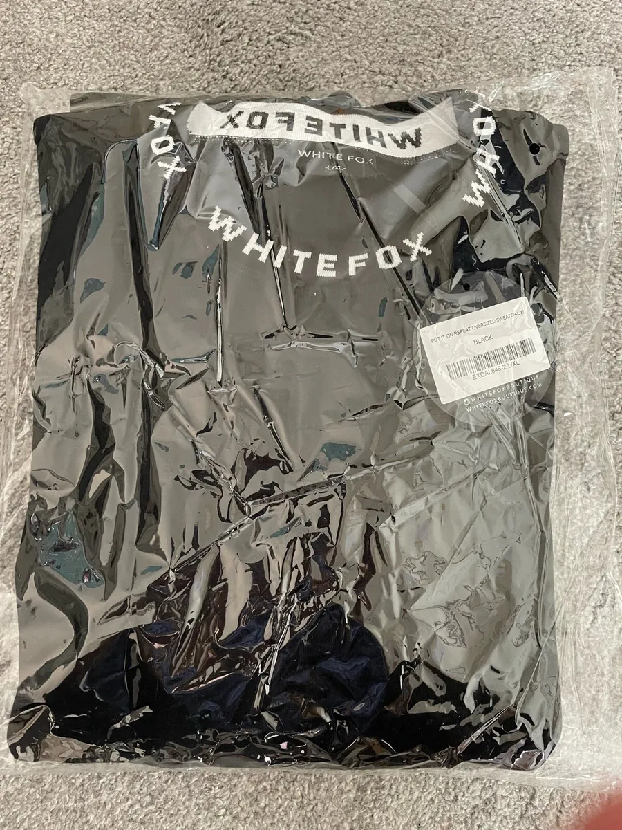 White fox oversized jumper - Image 3