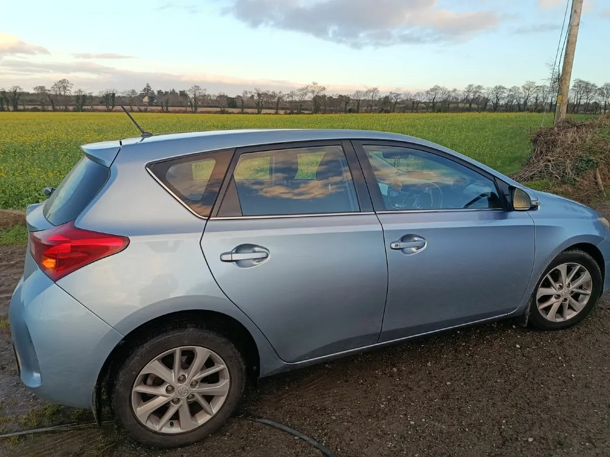 Toyota Auris 2014 - Image 4