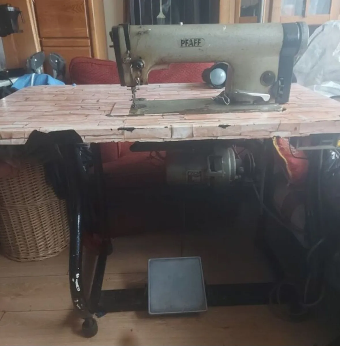 Pfaff sewing machine - Image 4