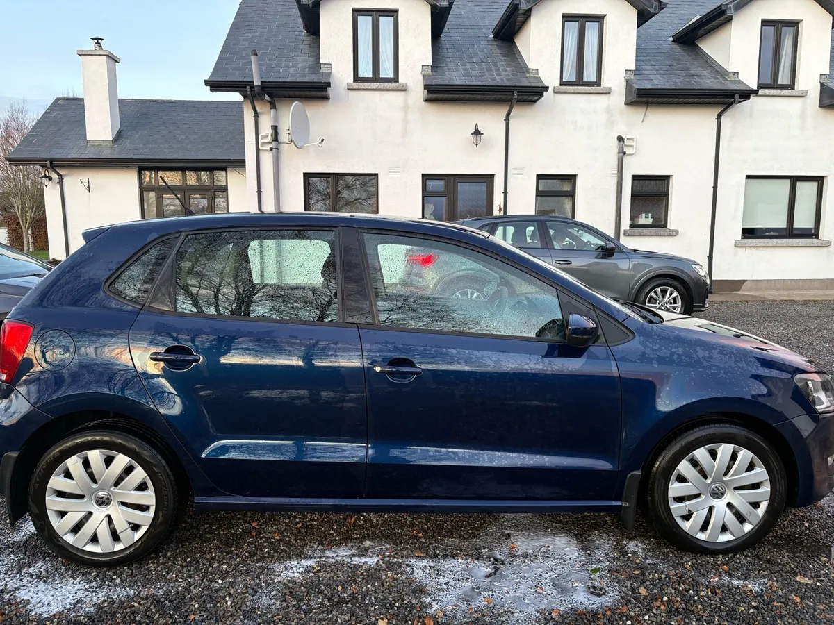 Volkswagen Polo 2010 - Image 2