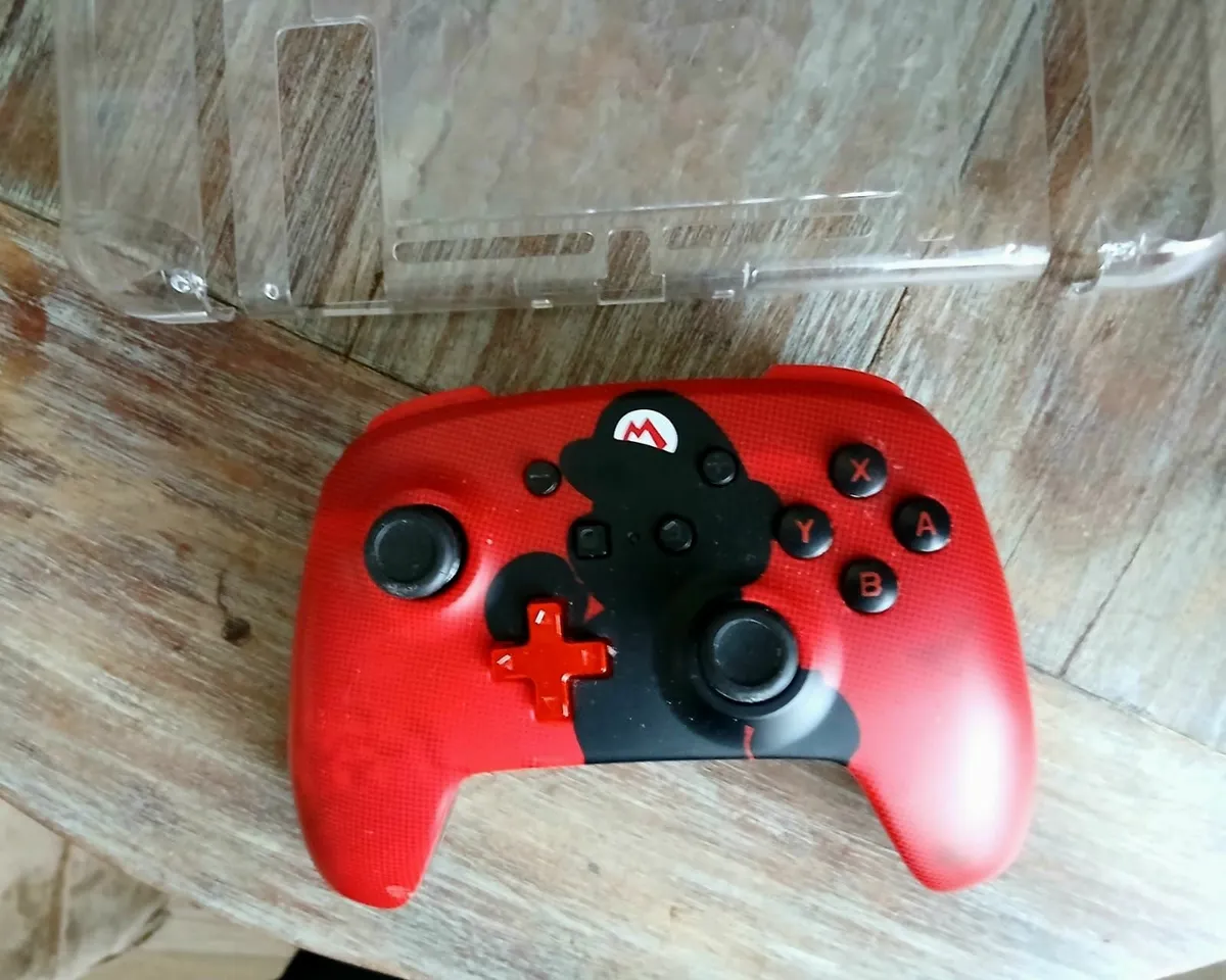 Nintendo switch Mario controller, case, protector - Image 3