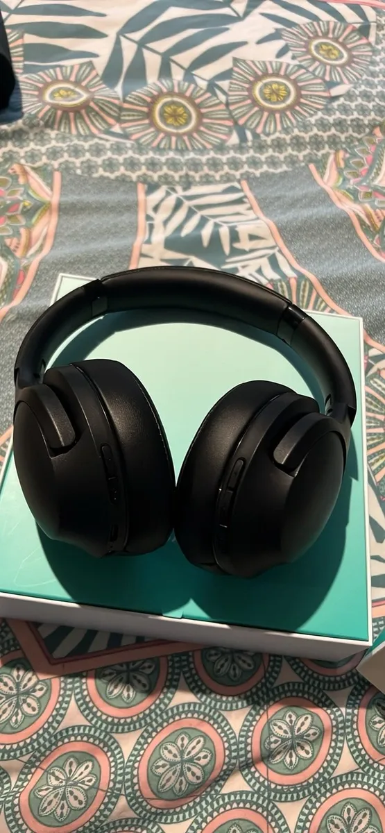 Headphones - Image 3