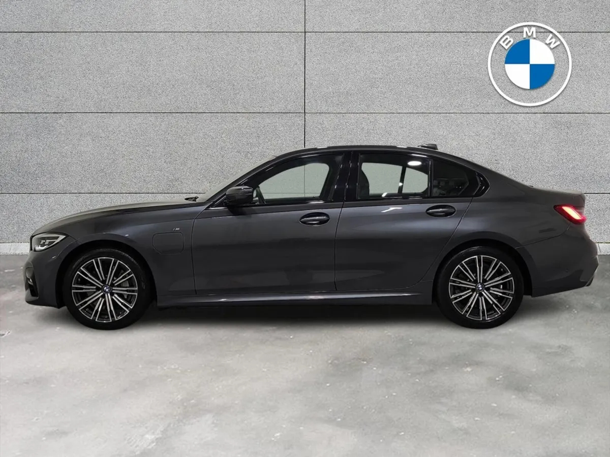 BMW 3-Series 330e M Sport Saloon - Image 4