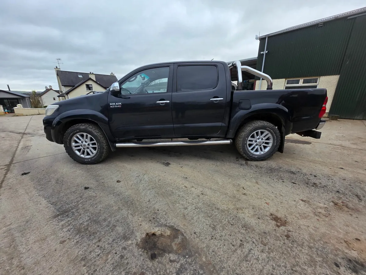 Toyota Hilux 2011 - Image 1