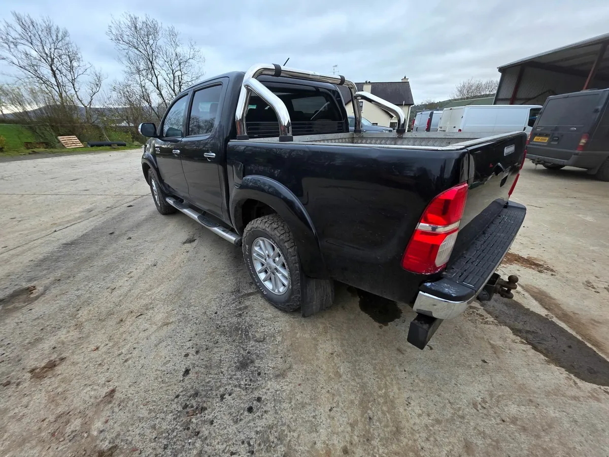Toyota Hilux 2011 - Image 3