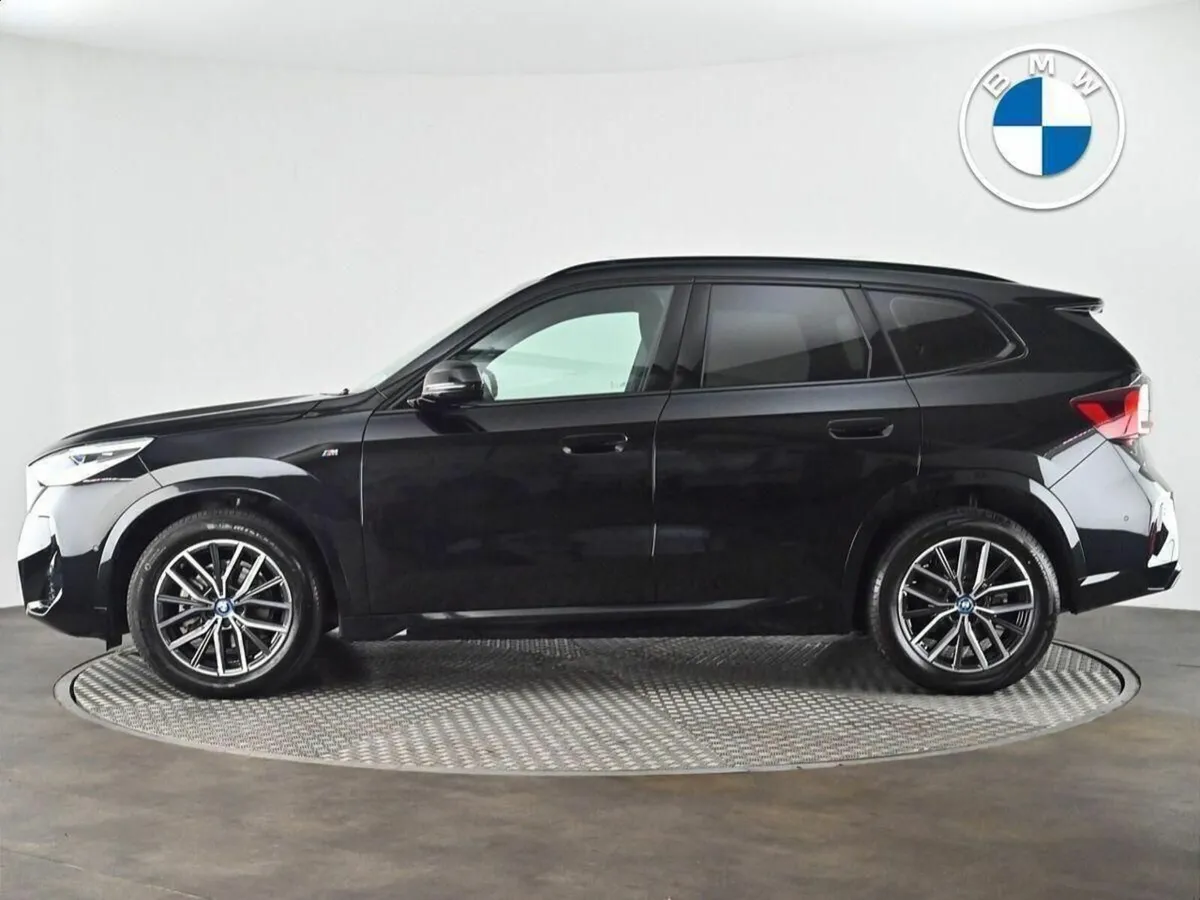 BMW iX1 eDrive20 M Sport - Image 3