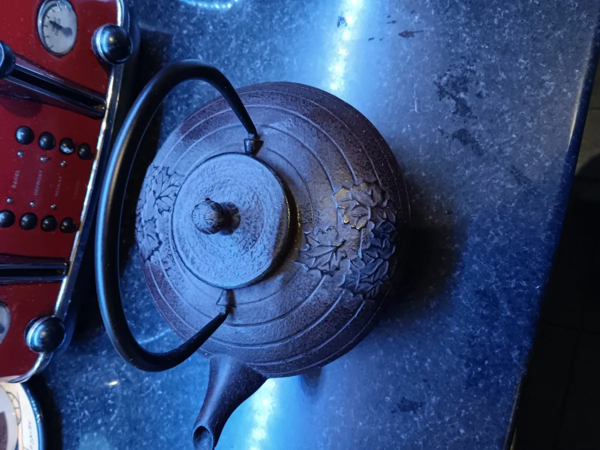 Cast iron teapot - Image 2