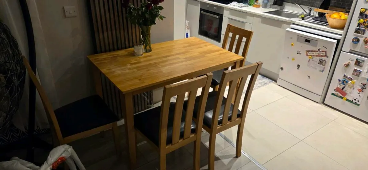 Dining table + 4 chairs - Image 2