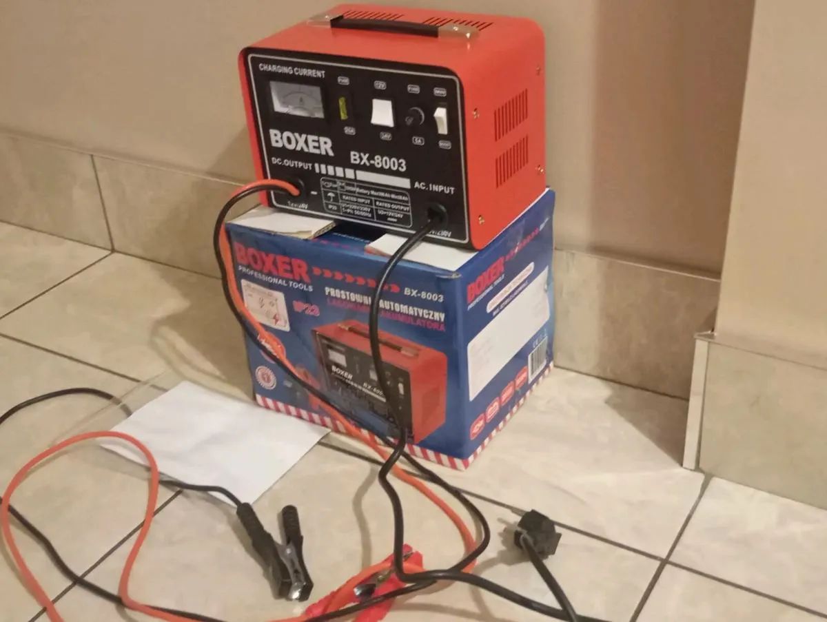 300 Amp boxer 12/24 volt booster charger - Image 1