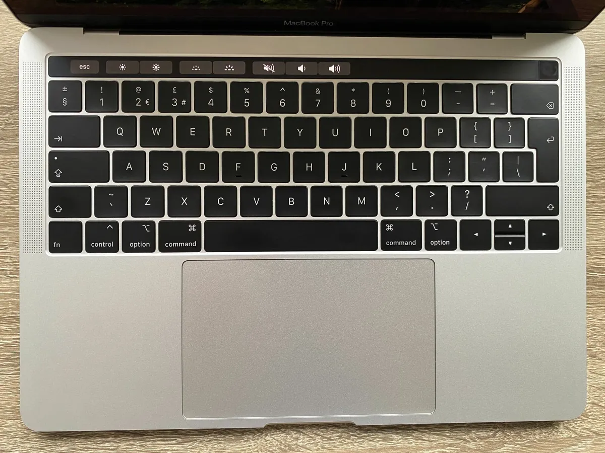 Apple MacBook Pro 13inch 2019 i5 | 8GB | 128GB - Image 4