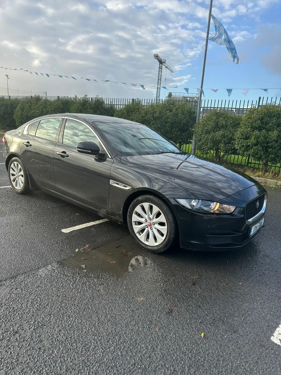 Jaguar XE 2017 - Image 2